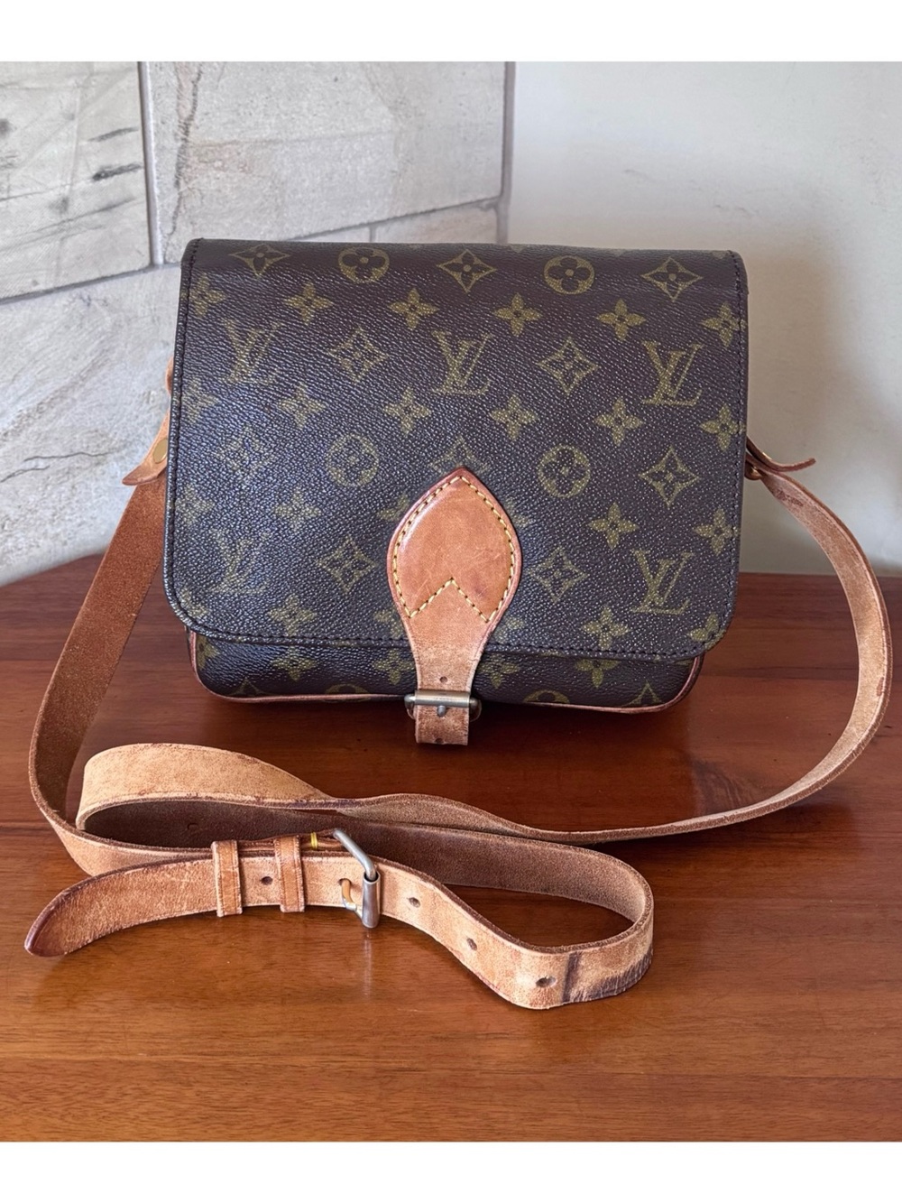 💜CHIC💜LOUIS VUITTON CARTOUCHIERE MM CROSSBODY BAG
